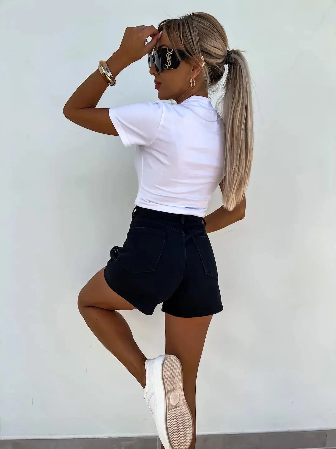 Short femme tendance avec détails, confortable & éclatant pour l’été pailleté