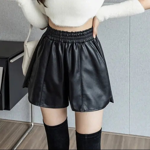 Short large femme silhouette flatteuse effet cuir SecretBombe