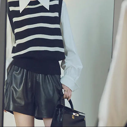 Short femme en cuir végan disponible en noir et marron SecretBombe