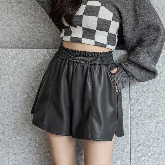 Short effet cuir femme avec poches coupe ample SecretBombe