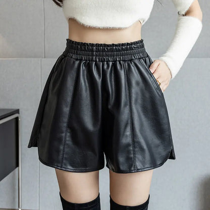 Short femme effet cuir taille haute coupe large chic SecretBombe