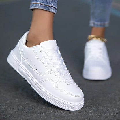 Sneakers blanches pour femme vue de profil