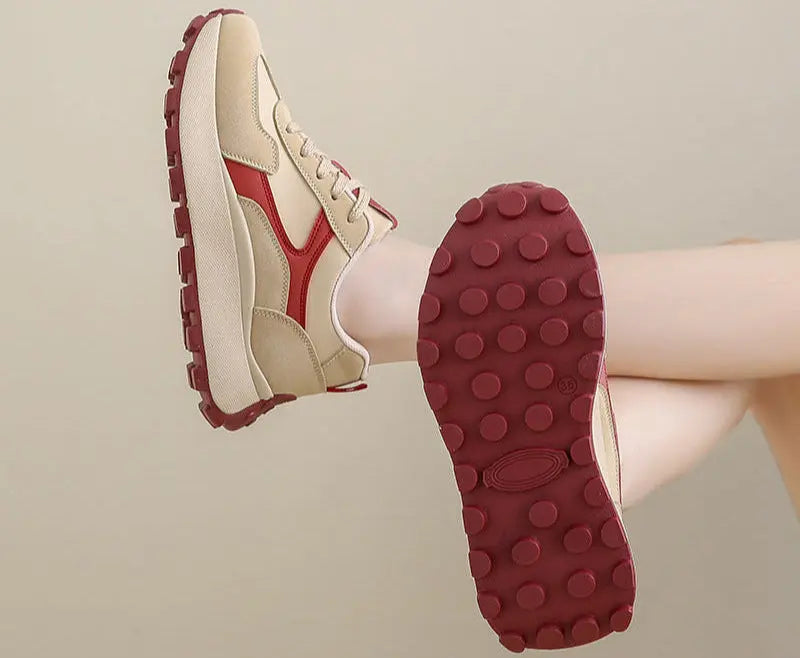 Baskets rouges femme design moderne semelle plate respirante