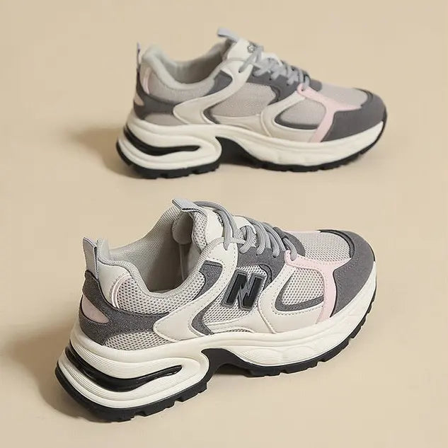 Baskets femme noir et blanc au style urbain – SecretBombe