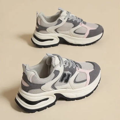 Baskets femme noir et blanc au style urbain – SecretBombe