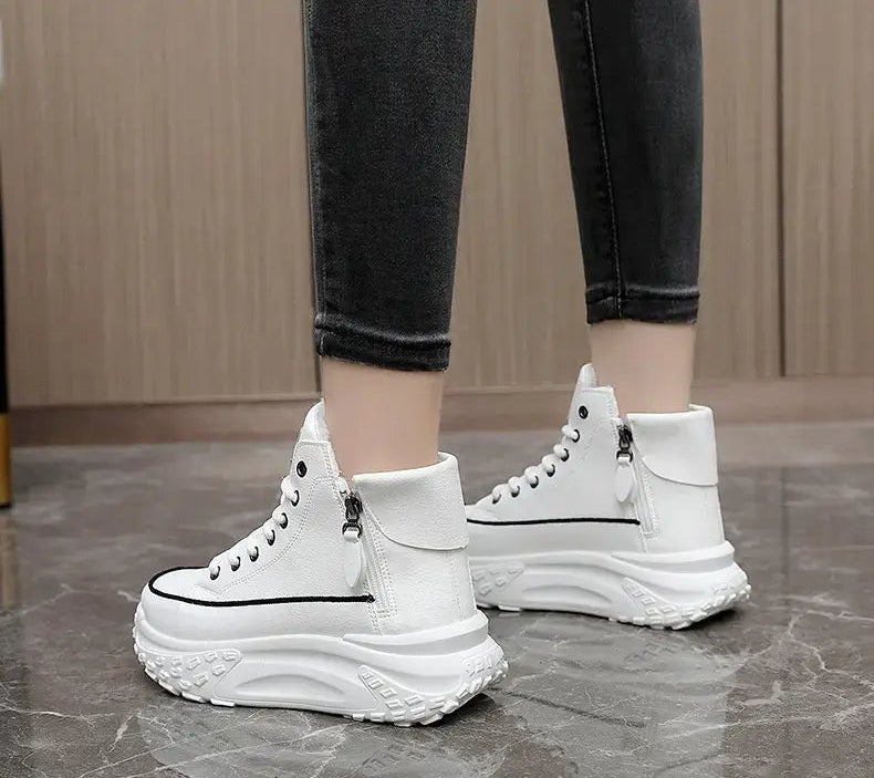 Sneakers montantes femme blanc lait, streetwear tendance et facile à porter