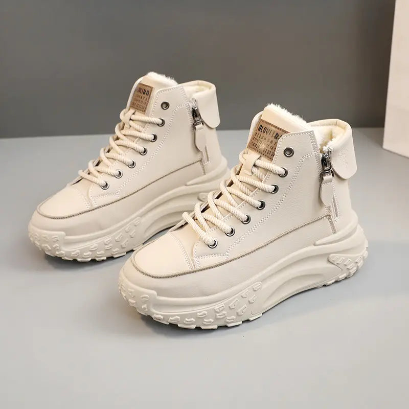 Sneakers montantes femme taupe, détails subtils à sequins pour un look élégant