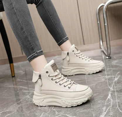 Sneakers montantes femme taupe, détails subtils à sequins pour un look élégant
