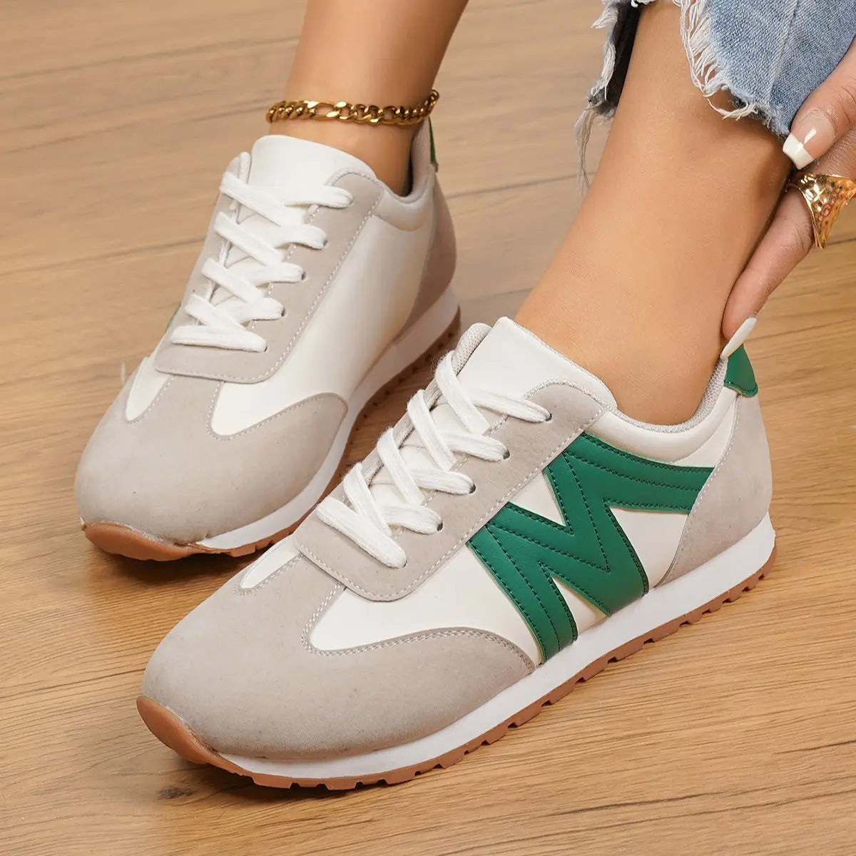 Semelle plate et antidérapante des sneakers femme