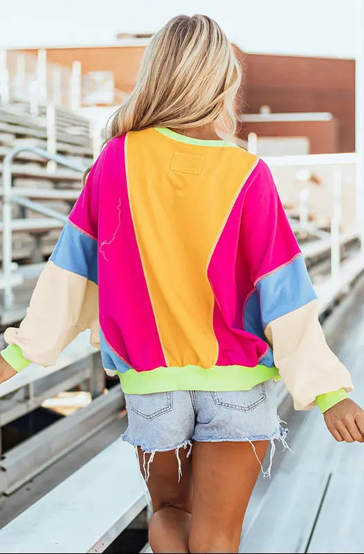 Sweat femme moderne avec imprimé contrasté, coupe classique, manches longues, style décontracté et tendance