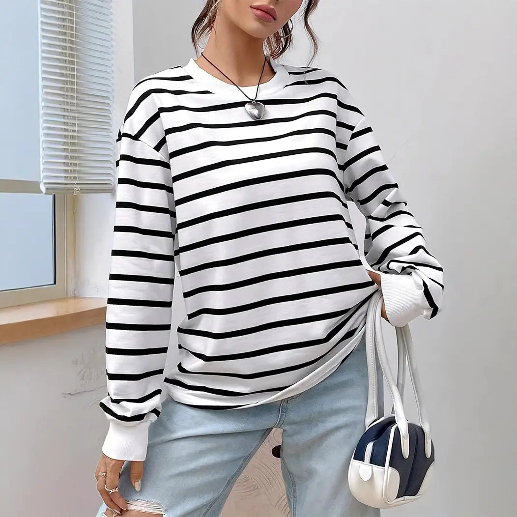 Pull femme blanc à rayures, style casual chic, léger et confortable, coupe standard