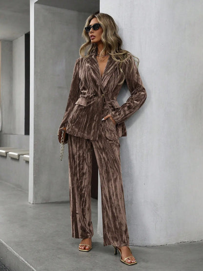 Tailleur femme marron en velours avec blazer et pantalon large pour un look chic SecretBombe