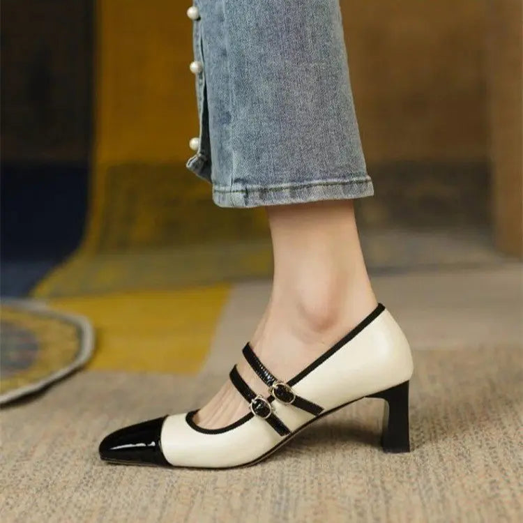 "Chaussures femme à talons bicolores noir et blanc crème, élégance et confort, bout carré, deux brides, semelle antidérapante, tailles 35 à 39"