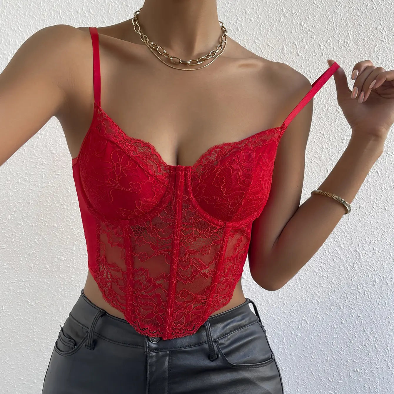 Top bustier rouge en dentelle avec armatures SecretBombe
