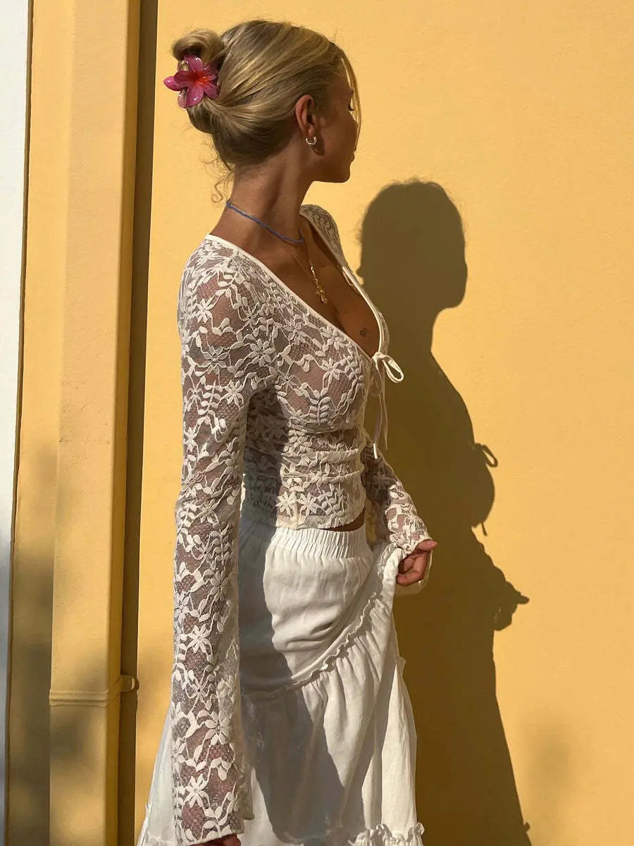 Haut femme dentelle blanche look chic et féminin – SecretBombe