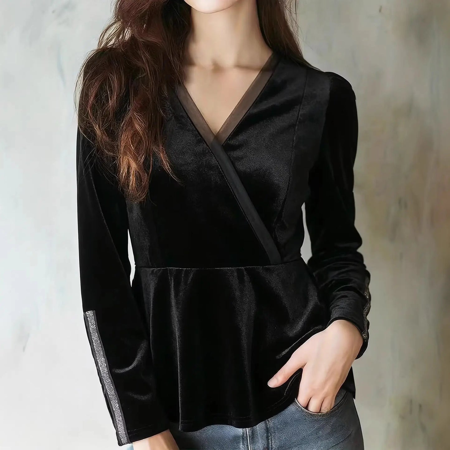 Haut femme noir en velours col cache-cœur élégant – SecretBombe