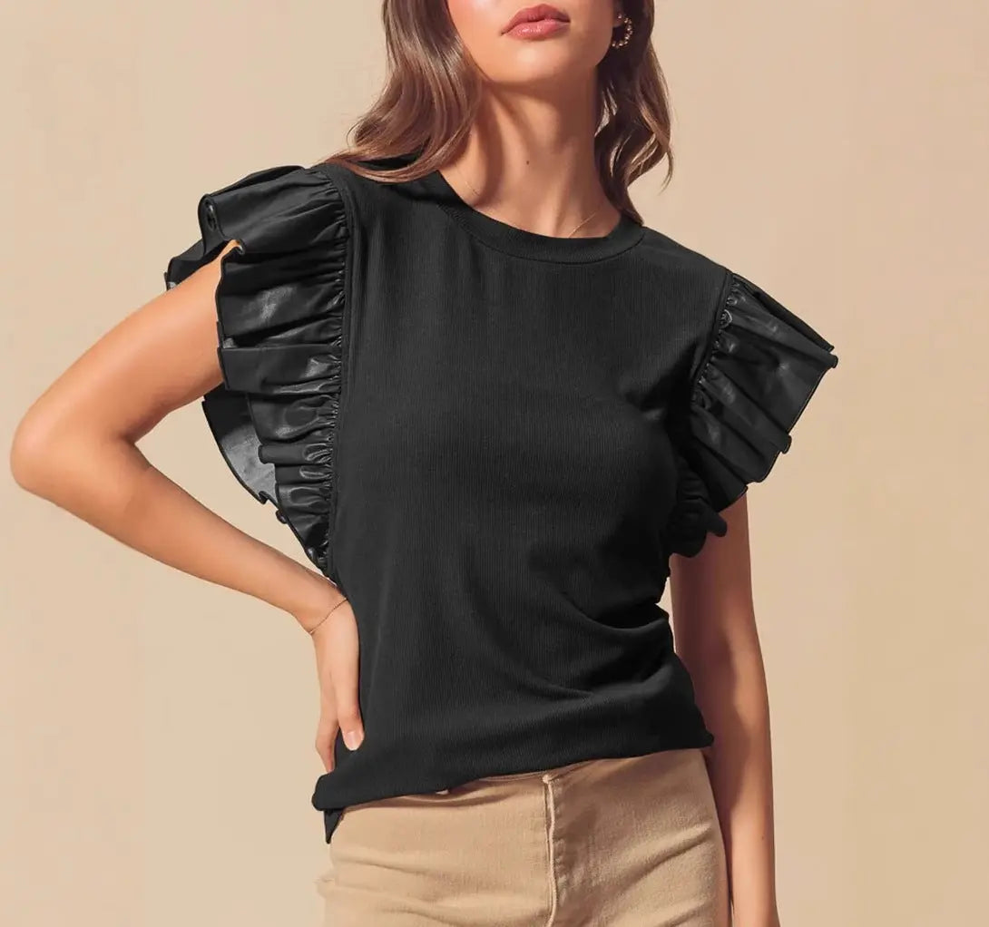 Top femme ample noir, coupe décontractée, col rond classique, confortable et léger, parfait pour l’été et les journées ensoleillées