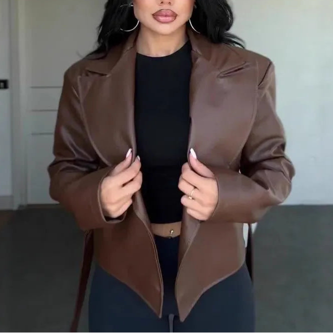 Veste en cuir vegan marron femme SecretBombe, coupe structurée élégante et tendance