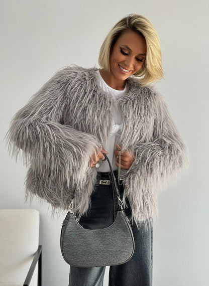 Veste femme gris en  fourrure douce et volumineuse – Secretbombe Fashion