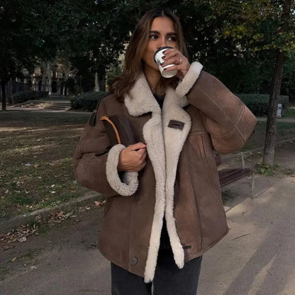 Veste doublée fausse fourrure chocolat vue de face, look chic et tendance