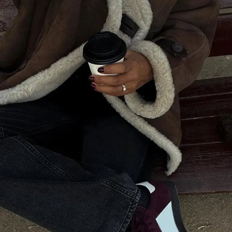 Veste chocolat vue de dos, style urbain et chic