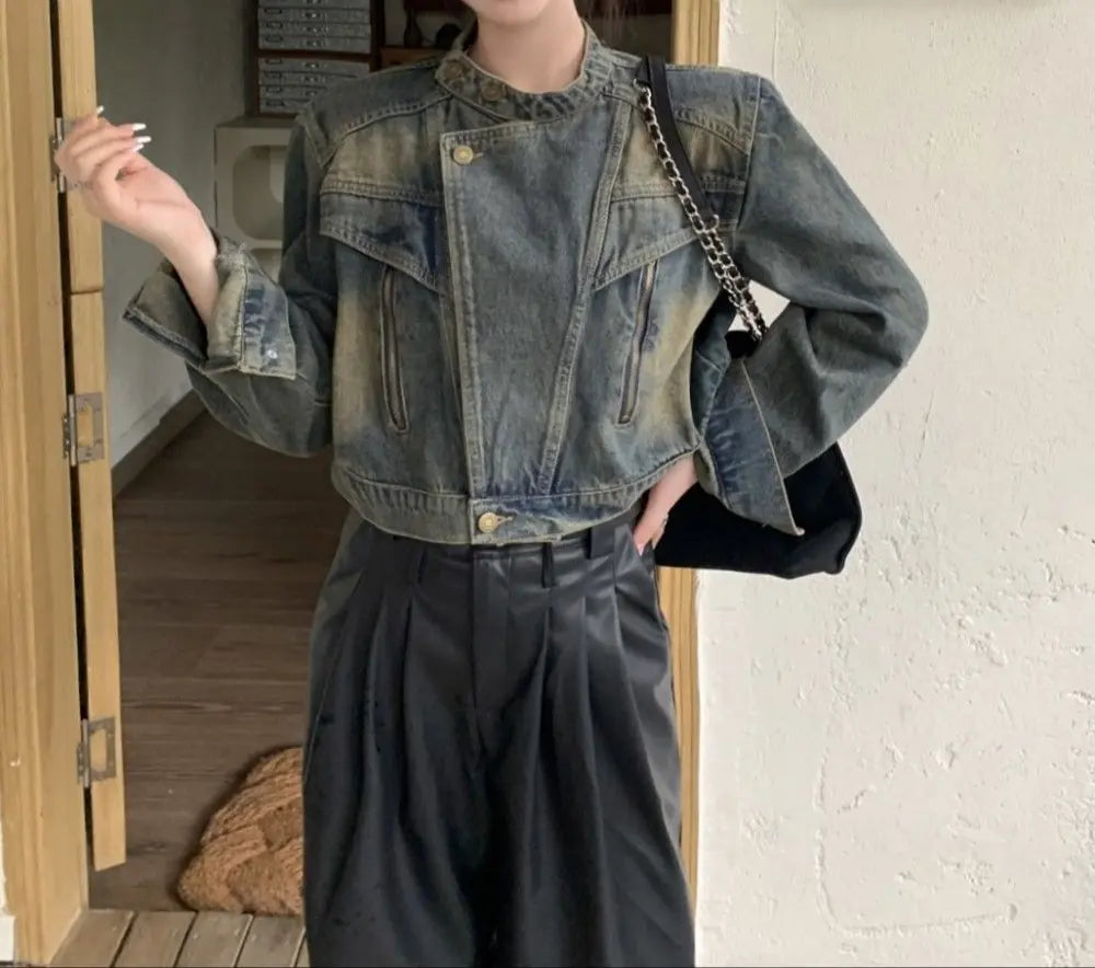 « Veste vintage en denim vieilli  vue de dessus »