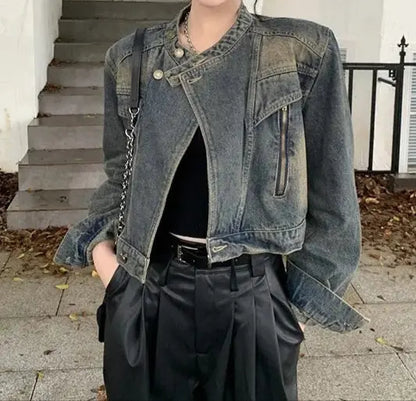 « Fermeture à boutons en métal de la veste en denim »
