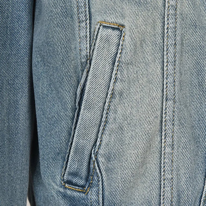 zoom sur poches veste en jean oversize femme