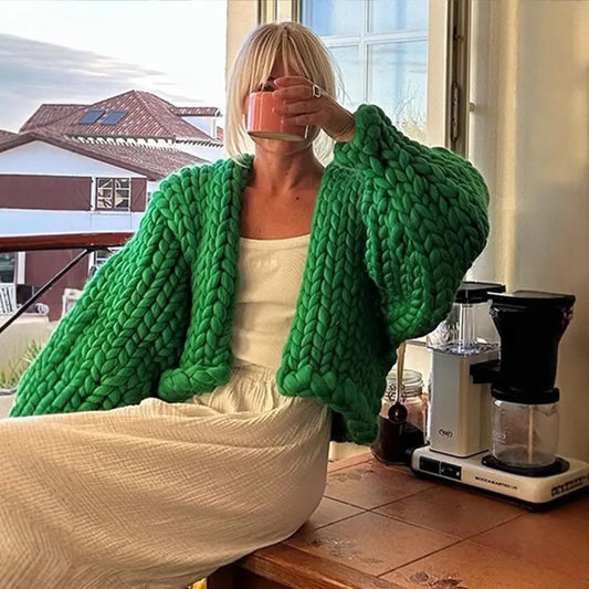 le cardigan  en grosses mailles vert et Taupe oversize 